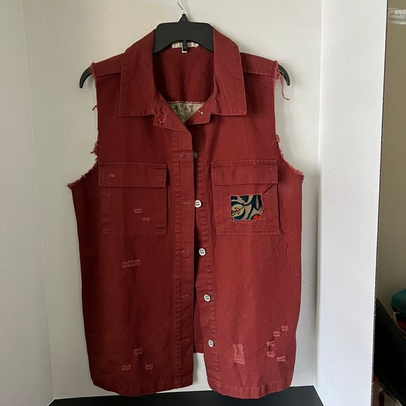 Gimmicks 100% cotton maroon vest with velvet design inlay. Size L 28"L 21"W - Picture 1 of 4